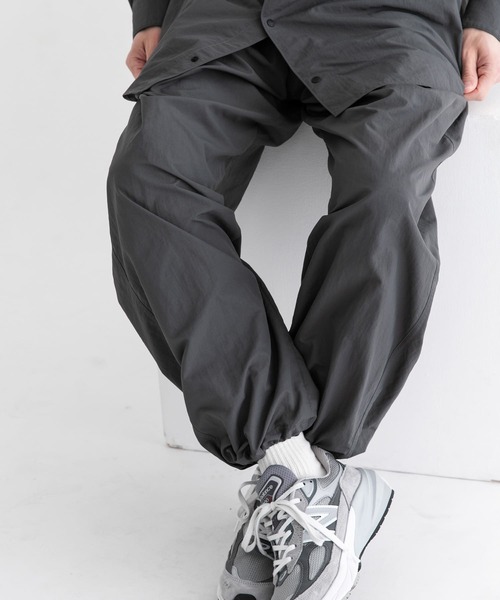 EKAL(エカル)の「『撥水/UVカット』『UR TECH』ナイロンタッサートラウザー(その他パンツ・メンズ・グレー/ベージュ・SMALL/MEDIUM/LARGE)」の13枚目の写真