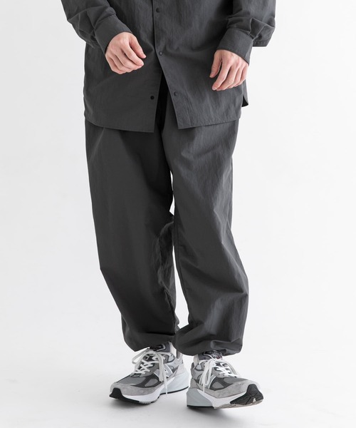 EKAL(エカル)の「『撥水/UVカット』『UR TECH』ナイロンタッサートラウザー(その他パンツ・メンズ・グレー/ベージュ・SMALL/MEDIUM/LARGE)」の17枚目の写真