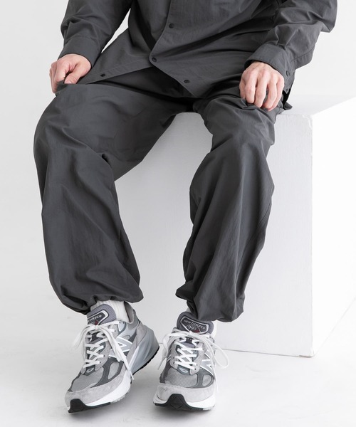 EKAL(エカル)の「『撥水/UVカット』『UR TECH』ナイロンタッサートラウザー(その他パンツ・メンズ・グレー/ベージュ・SMALL/MEDIUM/LARGE)」の2枚目の写真