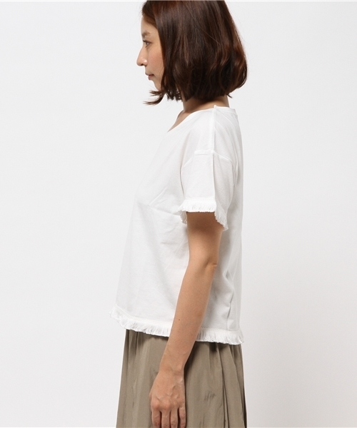 La TOTALITE(ラトータリテ)の「フリンジVネックカットソー◆(Tシャツ/カットソー・レディース・ホワイト/グレー/カーキ・FREE)」の7枚目の写真