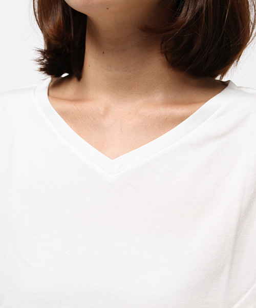 La TOTALITE(ラトータリテ)の「フリンジVネックカットソー◆(Tシャツ/カットソー・レディース・ホワイト/グレー/カーキ・FREE)」の10枚目の写真