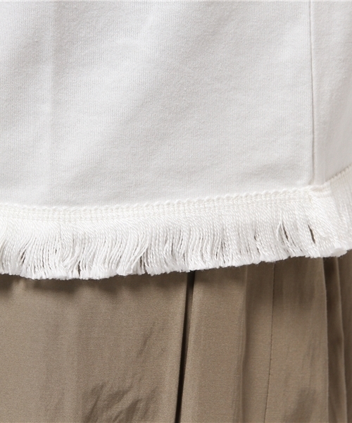 La TOTALITE(ラトータリテ)の「フリンジVネックカットソー◆(Tシャツ/カットソー・レディース・ホワイト/グレー/カーキ・FREE)」の12枚目の写真