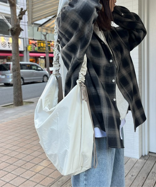 CPCM（シーピーシーエム）の「ハンドルギャザーナイロンショルダー（ショルダーバッグ・レディース・ブラック/アイボリー/ブラウン・FREE）」の9枚目の写真