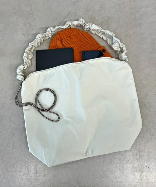 CPCM（シーピーシーエム）の「ハンドルギャザーナイロンショルダー（ショルダーバッグ・レディース・ブラック/アイボリー/ブラウン・FREE）」の17枚目の写真