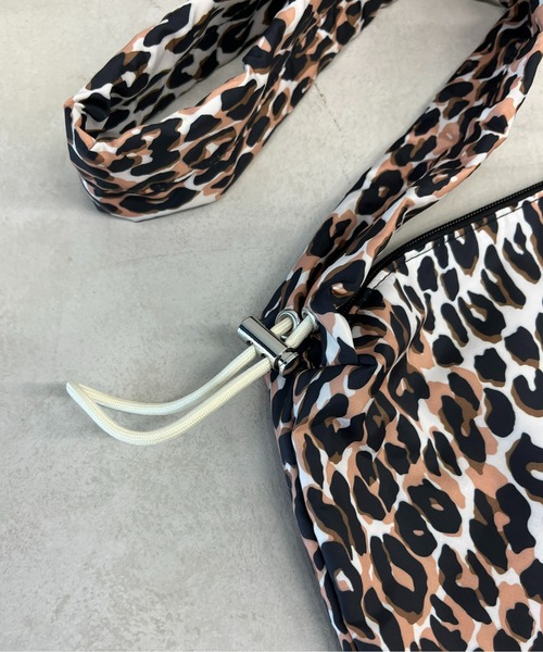 CPCM（シーピーシーエム）の「ハンドルギャザーナイロンショルダー（ショルダーバッグ・レディース・ブラック/アイボリー/ブラウン・FREE）」の16枚目の写真