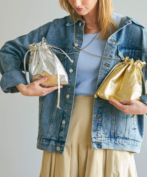 coca(coca)(コカ)の「【WEB限定セール】メタリック巾着チェーンバック(ショルダーバッグ・レディース・シルバー/ゴールド・ONE SIZE)」の11枚目の写真