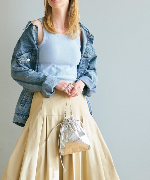 coca(coca)(コカ)の「【WEB限定セール】メタリック巾着チェーンバック(ショルダーバッグ・レディース・シルバー/ゴールド・ONE SIZE)」の6枚目の写真