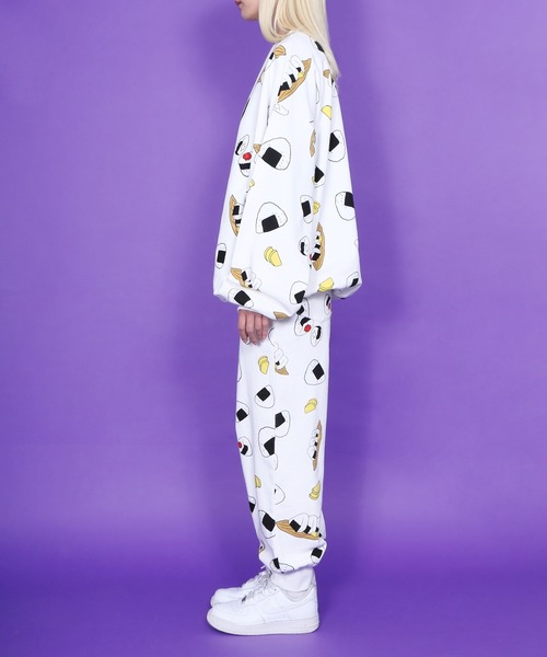 PUNYUS（プニュズ）の「フード総柄スウェットパンツ(ONIGIRI・YAKINIKU・NATTO）（スウェットパンツ・レディース・ブラウン/レッド/ブラック・4/3/2/1）」の10枚目の写真