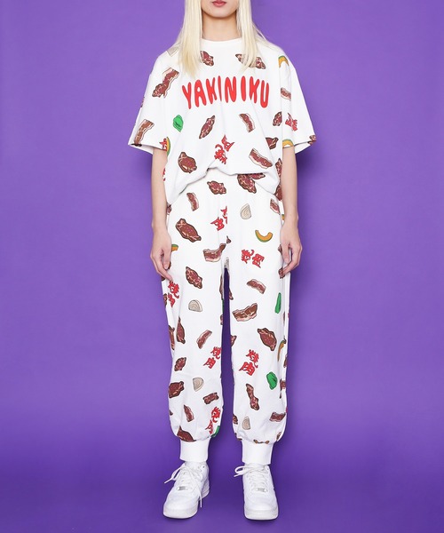 PUNYUS（プニュズ）の「フード総柄スウェットパンツ(ONIGIRI・YAKINIKU・NATTO）（スウェットパンツ・レディース・ブラウン/レッド/ブラック・4/3/2/1）」の12枚目の写真