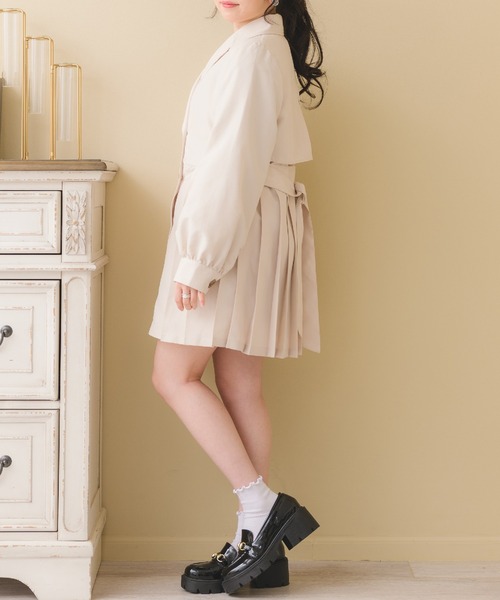 ems excite（エムズエキサイト）の「ピーチプリーツトレンチ（トレンチコート・レディース・ライトブラウン/ブラック/ナチュラル・FREE）」の8枚目の写真