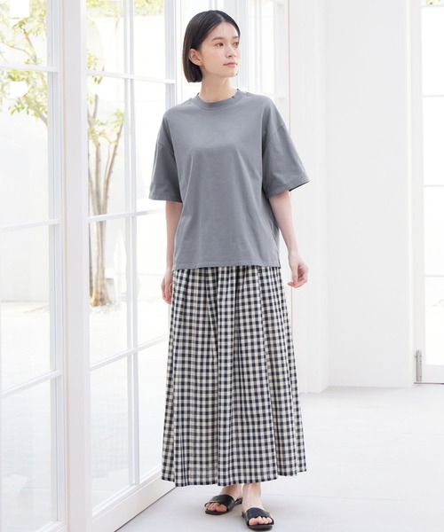 Viola e Viola(ヴィオラエヴィオラ)の「さらひやりコットン プチハイ5分袖Tシャツ(Tシャツ/カットソー・レディース・グレイッシュブルー/オレンジ/ホワイト/ブラック・LL/3L/M/L)」の16枚目の写真