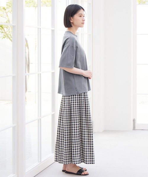 Viola e Viola(ヴィオラエヴィオラ)の「さらひやりコットン プチハイ5分袖Tシャツ(Tシャツ/カットソー・レディース・グレイッシュブルー/オレンジ/ホワイト/ブラック・LL/3L/M/L)」の17枚目の写真