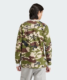 adidas（アディダス）の「カモ柄 長袖 カリTシャツ / ロンT