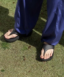 ボリュームトングサンダル