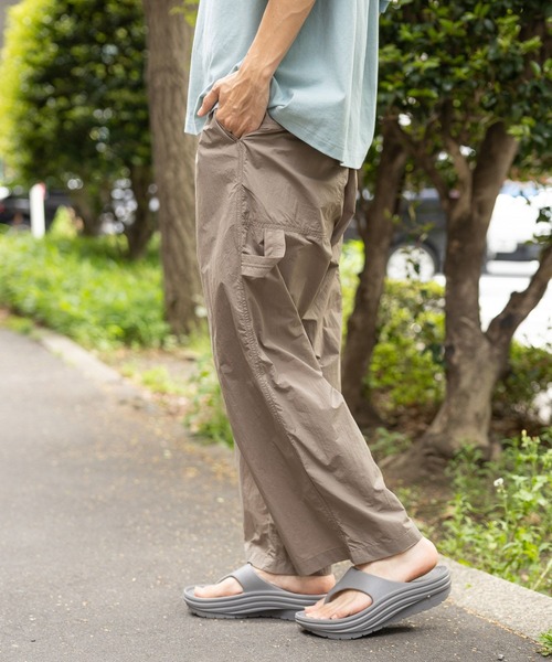 niko and...（ニコアンド）の「ボリュームトングサンダル（サンダル・メンズ・オフホワイト/グレー/ブラック・MEDIUM/LARGE）」の17枚目の写真