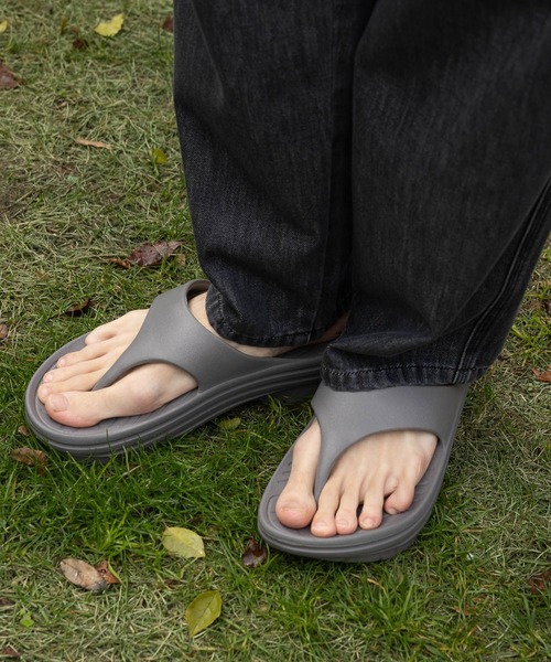 niko and...（ニコアンド）の「ボリュームトングサンダル（サンダル・メンズ・オフホワイト/グレー/ブラック・MEDIUM/LARGE）」の19枚目の写真