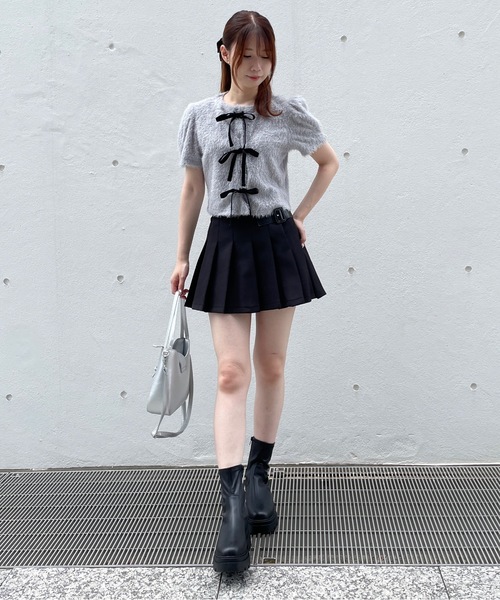 one way（ワンウェイ）の「サイドダブルベルトプリーツスカート