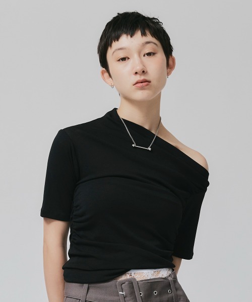 led.tokyo（レッドトウキョウ）の「【led.tokyo】オフショルダートップス（Tシャツ/カットソー・レディース・ブルー/バーガンディー/ブラック・FREE）」の2枚目の写真