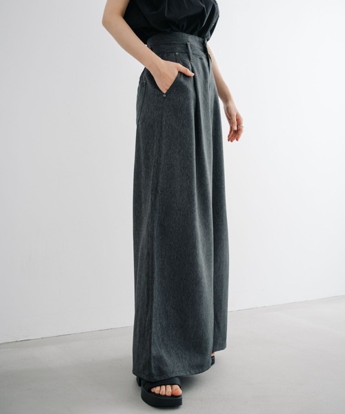 refinedworks（リファインドワークス）の「【refinedworks】デニム見えするボリュームハイウエストバギーパンツ！（デニムパンツ・レディース・ネイビー/ブラック・FREE）」の7枚目の写真