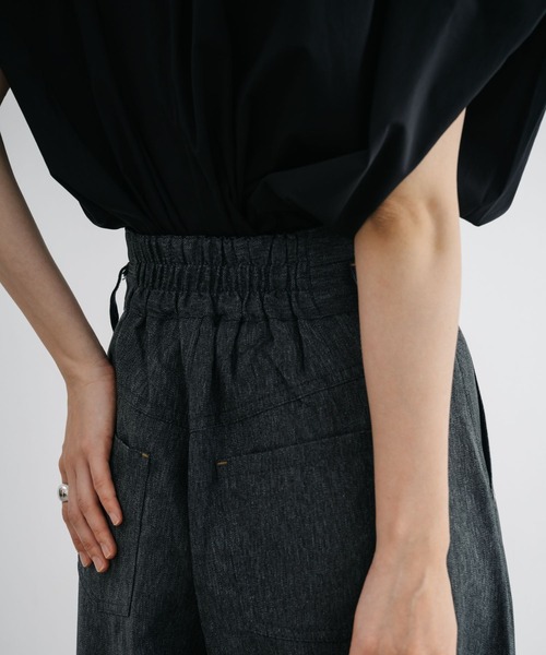 refinedworks（リファインドワークス）の「【refinedworks】デニム見えするボリュームハイウエストバギーパンツ！（デニムパンツ・レディース・ネイビー/ブラック・FREE）」の18枚目の写真