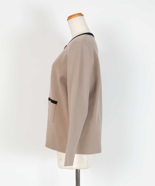 UR'S（ユアーズ）の「ゴールド釦ポケットデザインニットジャケット（カーディガン/ボレロ・レディース・ブラック/ブルー系その他/ホワイト/ベージュ系その他・M/MT）」の22枚目の写真