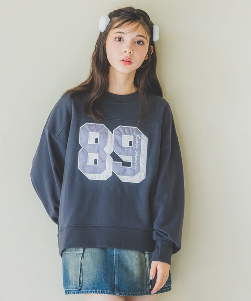 repipi armario（レピピ アルマリオ）の「ナンバリングスウェット（スウェット・キッズ・アイボリー/ブラック/サックスブルー/グレー/チャコールグレー/ブルー・SMALL/MEDIUM/LARGE）」の3枚目の写真