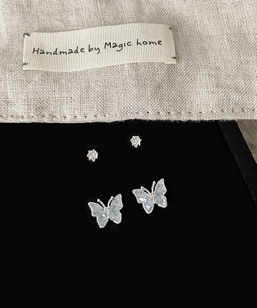 VIBGYOR Women（ヴィブジョー　ウィメン）の「【float】バタフライ モチーフ ピアス【2ペアセット】（ピアス（両耳用）・レディース・シルバー・FREE）」の3枚目の写真