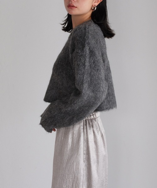 r.（アールドット）の「モヘアタッチニット　クロップドプルオーバー（ニット/セーター・レディース・チャコールグレー/アイボリー/グリーン/レッド/モカ/イエロー・FREE）」の9枚目の写真