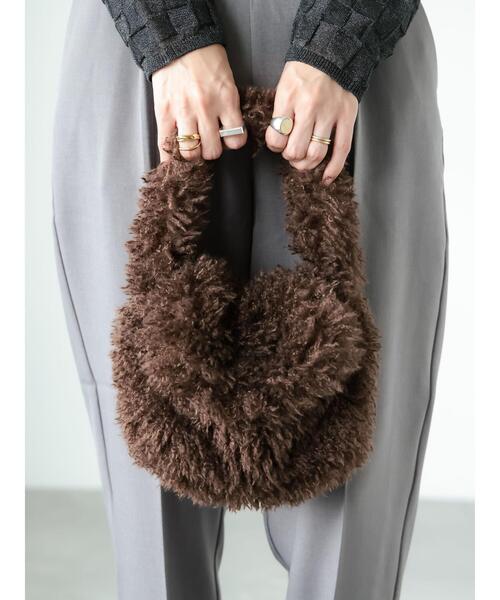 Lugnoncure（ルノンキュール）の「チェーン付フェイクファーバッグ（ハンドバッグ・レディース・ブラウン/オフホワイト/グリーン・F）」の2枚目の写真