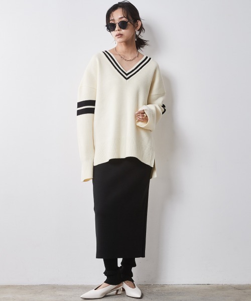 CHIC STYLE（シックスタイル）の「袖ラインVネックニットプルオーバー ＜大きいサイズ有＞シックスタイル（ニット/セーター・レディース・ブラック/アイボリー・5L/4L/3L/LL/L/M）」の10枚目の写真