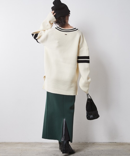 CHIC STYLE（シックスタイル）の「袖ラインVネックニットプルオーバー ＜大きいサイズ有＞シックスタイル（ニット/セーター・レディース・ブラック/アイボリー・5L/4L/3L/LL/L/M）」の13枚目の写真