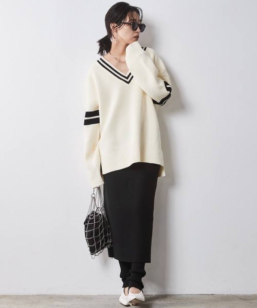 CHIC STYLE（シックスタイル）の「袖ラインVネックニットプルオーバー ＜大きいサイズ有＞シックスタイル（ニット/セーター・レディース・ブラック/アイボリー・5L/4L/3L/LL/L/M）」の14枚目の写真