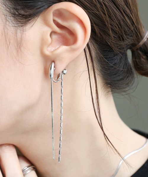 select MOCA（セレクトモカ）の「ダブルラインチェーンロングイヤリング（イヤリング・レディース・シルバー/ゴールド・FREE）」の7枚目の写真