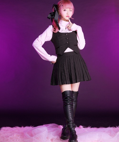 AVENCHUMU(アバンチュウム)の「Studs logo high neck tops(Tシャツ/カットソー・レディース・ブラック/ピンク/ベビーピンク・FREE)」の15枚目の写真