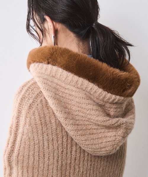 CHIC STYLE(シックスタイル)の「フェイクファー付マントニット <大きいサイズ有>シックスタイル (ニット/セーター・レディース・グレー/モカ・3L/LL/L/M/5L/4L)」の6枚目の写真