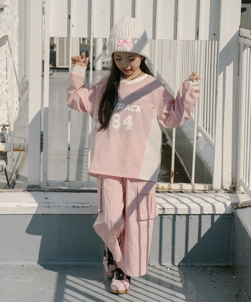 URBAN CHERRY（アーバンチェリー）の「【U.TRACK】ナンバリングレーシング切り替えプルオーバー（その他トップス・キッズ・ピンク/ブルー/ブラック・110cm/140cm/130cm/120cm/150cm）」の17枚目の写真