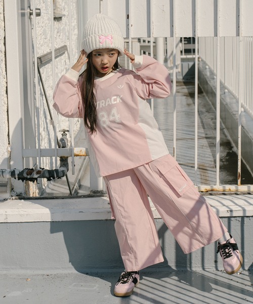 URBAN CHERRY（アーバンチェリー）の「【U.TRACK】ナンバリングレーシング切り替えプルオーバー（その他トップス・キッズ・ピンク/ブルー/ブラック・110cm/140cm/130cm/120cm/150cm）」の19枚目の写真