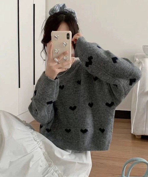 ROOPTOKYO(ループトウキョウ)の「ハート柄 クロップド丈 ニットプルオーバー(ニット/セーター・レディース・ホワイト/ブラウン/ピンク/グレー・FREE)」の2枚目の写真