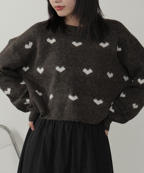 ROOPTOKYO(ループトウキョウ)の「ハート柄 クロップド丈 ニットプルオーバー(ニット/セーター・レディース・ホワイト/ブラウン/ピンク/グレー・FREE)」の6枚目の写真