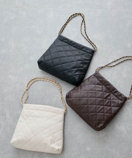 VIS（ビス）の「キルティングチェーンホーボーバッグ（ショルダーバッグ・レディース・ダークブラウン/キナリ/ブラック・FREE）」の5枚目の写真