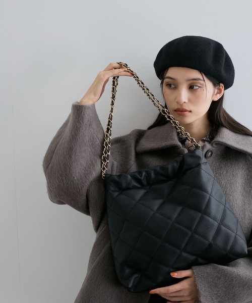 VIS（ビス）の「キルティングチェーンホーボーバッグ（ショルダーバッグ・レディース・ダークブラウン/キナリ/ブラック・FREE）」の7枚目の写真