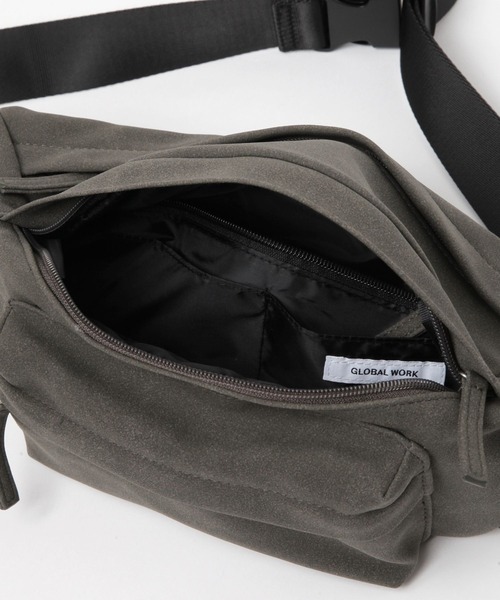 GLOBAL WORK（グローバルワーク）の「フェイクスウェードボディバッグ/152820（ボディバッグ/ウエストポーチ・メンズ・ブラック/グレー/ベージュ・FREE）」の14枚目の写真