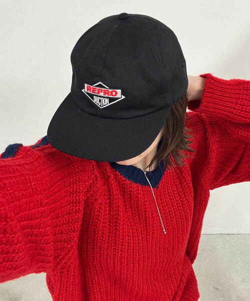 RePRODUCTION LABEL(リプロダクションレーベル)の「【RePRODUCTION LABEL / リプロダクションレーベル】刺繍ロゴキャップ(キャップ・レディース・ブラック/ネイビー/レッド/サックスブルー/ブラック系その他/ブラック系その他2・ONE SIZE)」の2枚目の写真