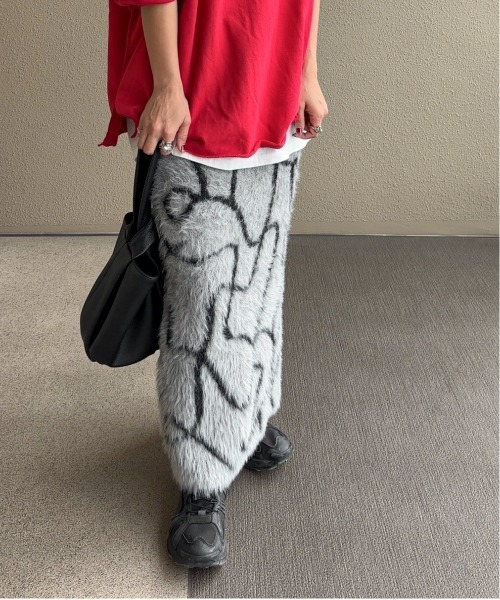 feepur by saya（フェピュールバイサヤ）の「【XSサイズあり/ハンドウォッシャブル】ニュアンス柄シャギーニットスカート（スカート・レディース・ブラウン/ブラック/グレー/オフホワイト・X-SMALL/MEDIUM）」の8枚目の写真