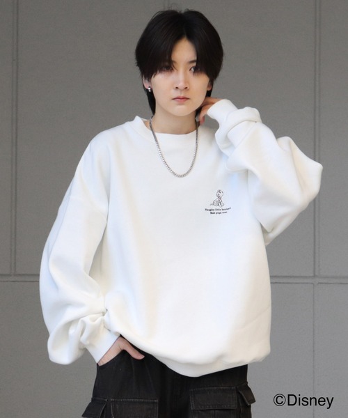 Disney（ディズニー）の「ディズニーシリーズ ワンポイント刺繍 / バックプリント ビッグシルエットプルオーバー クルースウェット ユニセックス（スウェット・メンズ・アッシュグレー/ブルー系その他2/ライトグレー系/ホワイト系その他/ブラック系その他2/ブラック/ライトグレー系4/ブラック系その他4/ホワイト系その他3/ホワイト系その他4/ライトグレー系3/ブラック系その他3/ホワイト系その他2/ブラック系その他/チャコールグレー/ブルー系その他4/ブルー系その他3/グレー系その他5/ブラック系その他6/グリーン系その他5/ホワイト系その他6/レッド系その他6/ブラック系その他5・L/M）」の5枚目の写真