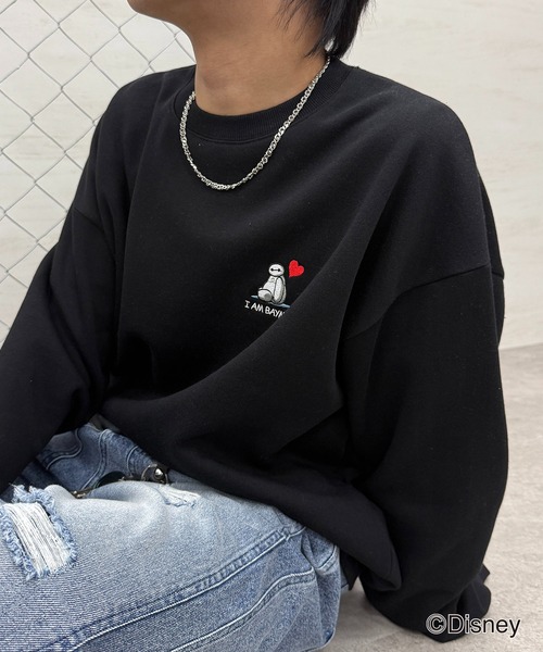 Disney（ディズニー）の「ディズニーシリーズ ワンポイント刺繍 / バックプリント ビッグシルエットプルオーバー クルースウェット ユニセックス（スウェット・メンズ・アッシュグレー/ブルー系その他2/ライトグレー系/ホワイト系その他/ブラック系その他2/ブラック/ライトグレー系4/ブラック系その他4/ホワイト系その他3/ホワイト系その他4/ライトグレー系3/ブラック系その他3/ホワイト系その他2/ブラック系その他/チャコールグレー/ブルー系その他4/ブルー系その他3/グレー系その他5/ブラック系その他6/グリーン系その他5/ホワイト系その他6/レッド系その他6/ブラック系その他5・L/M）」の13枚目の写真