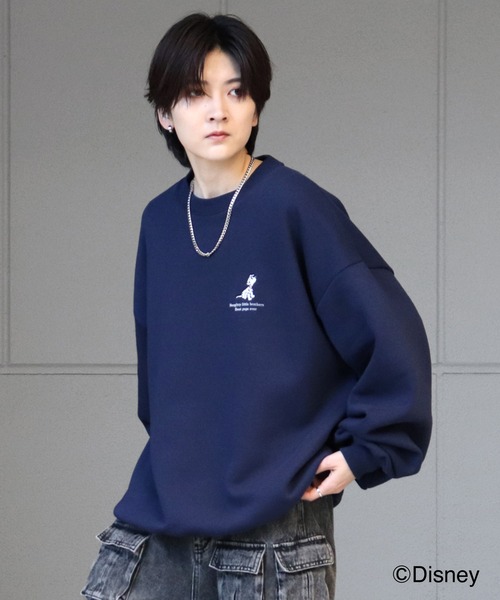 Disney（ディズニー）の「ディズニーシリーズ ワンポイント刺繍 / バックプリント ビッグシルエットプルオーバー クルースウェット ユニセックス（スウェット・メンズ・アッシュグレー/ブルー系その他2/ライトグレー系/ホワイト系その他/ブラック系その他2/ブラック/ライトグレー系4/ブラック系その他4/ホワイト系その他3/ホワイト系その他4/ライトグレー系3/ブラック系その他3/ホワイト系その他2/ブラック系その他/チャコールグレー/ブルー系その他4/ブルー系その他3/グレー系その他5/ブラック系その他6/グリーン系その他5/ホワイト系その他6/レッド系その他6/ブラック系その他5・L/M）」の22枚目の写真