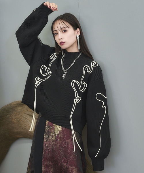 HARE（ハレ）の「ニュアンスラインモックネックニット(HARE)（ニット/セーター・レディース・ブラック/グレー・FREE）」の2枚目の写真