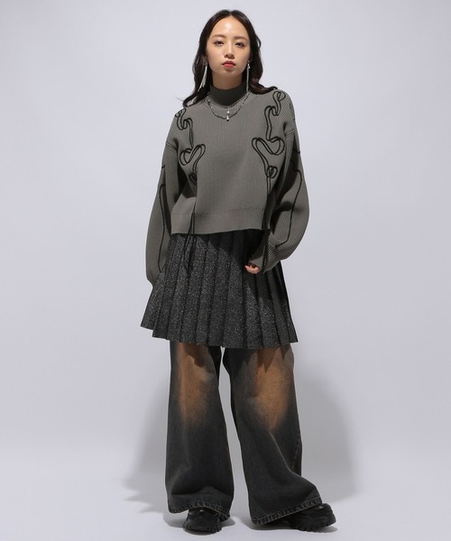 HARE（ハレ）の「ニュアンスラインモックネックニット(HARE)（ニット/セーター・レディース・ブラック/グレー・FREE）」の5枚目の写真