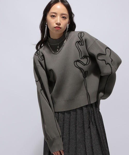 HARE（ハレ）の「ニュアンスラインモックネックニット(HARE)（ニット/セーター・レディース・ブラック/グレー・FREE）」の8枚目の写真